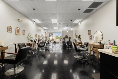 Commercial property in Kissimmee, Florida № 2384921 - photo 24