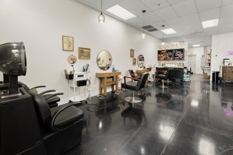 Commercial property in Kissimmee, Florida № 2384921 - photo 23