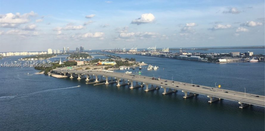 Condo à Miami, Floride, 1 chambre  № 2060432