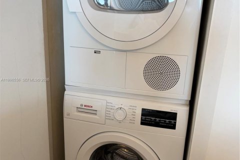 Copropriété à vendre à Miami, Floride: 1 chambre, 78.04 m2 № 2060432 - photo 11