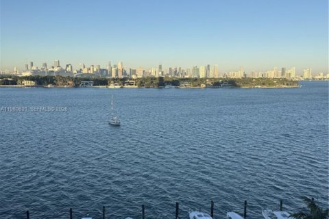 Condominio en venta en Miami Beach, Florida, 1 dormitorio, 78.97 m2 № 2023742 - foto 10