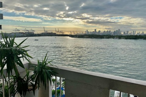 Condominio en venta en Miami Beach, Florida, 1 dormitorio, 78.97 m2 № 2023742 - foto 17