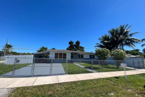 Villa ou maison à Miami, Floride 2 chambres, 127.93 m2 № 2046251
