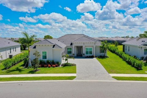 House in WELLEN PARK in Venice, Florida 4 bedrooms, 222.41 sq.m. № 1805596 - photo 2
