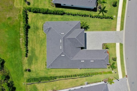 House in WELLEN PARK in Venice, Florida 4 bedrooms, 222.41 sq.m. № 1805596 - photo 5