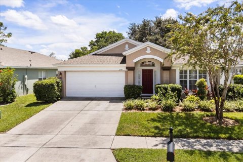 House in Casselberry, Florida 4 bedrooms, 182 sq.m. № 1882835 - photo 3