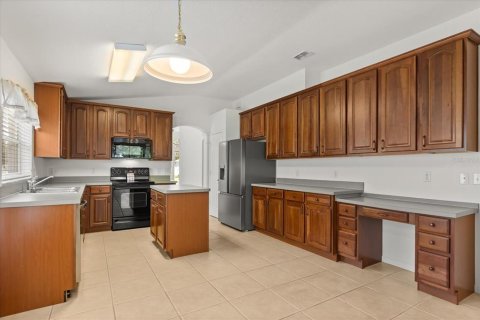House in Casselberry, Florida 4 bedrooms, 182 sq.m. № 1882835 - photo 11