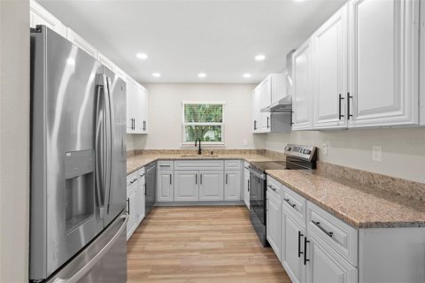 House in New Smyrna Beach, Florida 2 bedrooms, 95.88 sq.m. № 1908257 - photo 23