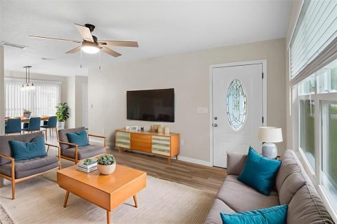 House in New Smyrna Beach, Florida 2 bedrooms, 95.88 sq.m. № 1908257 - photo 17