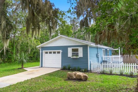 House in New Smyrna Beach, Florida 2 bedrooms, 95.88 sq.m. № 1908257 - photo 1