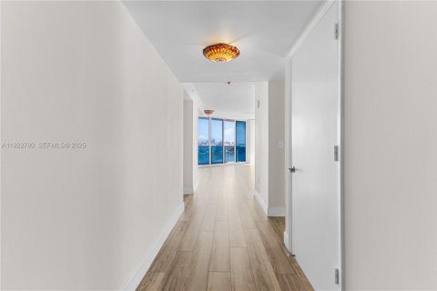 Copropriété à vendre à North Bay Village, Floride: 2 chambres, 117.24 m2 № 1976620 - photo 10