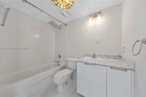 Copropriété à vendre à North Bay Village, Floride: 2 chambres, 117.24 m2 № 1976620 - photo 28