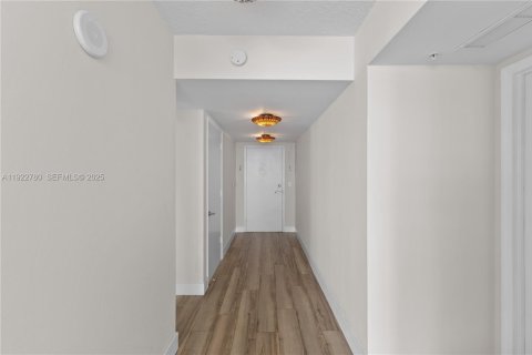 Copropriété à vendre à North Bay Village, Floride: 2 chambres, 117.24 m2 № 1976620 - photo 11