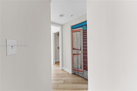 Copropriété à vendre à North Bay Village, Floride: 2 chambres, 117.24 m2 № 1976620 - photo 13