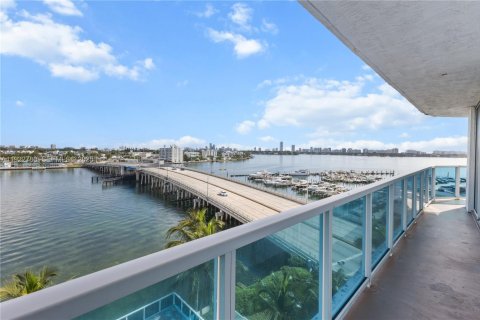 Copropriété à vendre à North Bay Village, Floride: 2 chambres, 117.24 m2 № 1976620 - photo 21