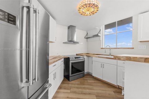 Copropriété à vendre à North Bay Village, Floride: 2 chambres, 117.24 m2 № 1976620 - photo 6