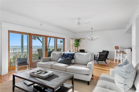 House in Indian Shores, Florida 4 bedrooms, 297.94 sq.m. № 1801670 - photo 29