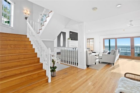 House in Indian Shores, Florida 4 bedrooms, 297.94 sq.m. № 1801670 - photo 10