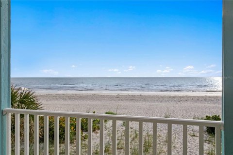 House in Indian Shores, Florida 4 bedrooms, 297.94 sq.m. № 1801670 - photo 21