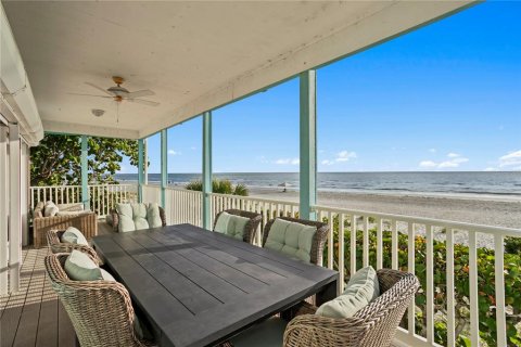 House in Indian Shores, Florida 4 bedrooms, 297.94 sq.m. № 1801670 - photo 19