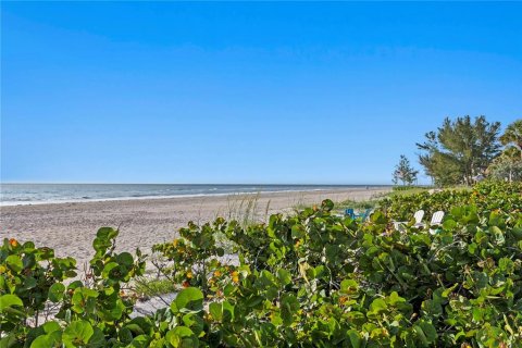 House in Indian Shores, Florida 4 bedrooms, 297.94 sq.m. № 1801670 - photo 7