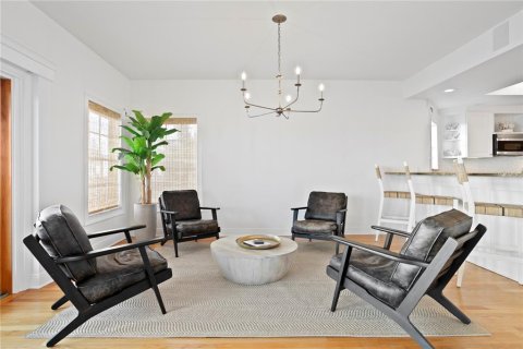 House in Indian Shores, Florida 4 bedrooms, 297.94 sq.m. № 1801670 - photo 13