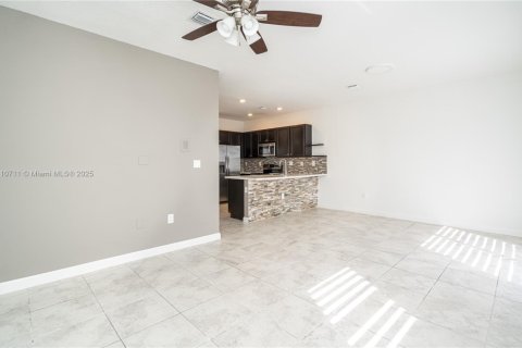 Adosado en venta en Homestead, Florida, 3 dormitorios, 157.66 m2 № 1965967 - foto 8
