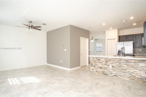 Adosado en venta en Homestead, Florida, 3 dormitorios, 157.66 m2 № 1965967 - foto 7