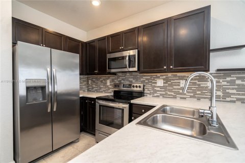Adosado en venta en Homestead, Florida, 3 dormitorios, 157.66 m2 № 1965967 - foto 5