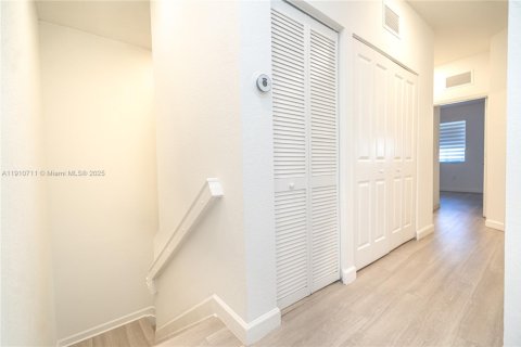 Adosado en venta en Homestead, Florida, 3 dormitorios, 157.66 m2 № 1965967 - foto 21