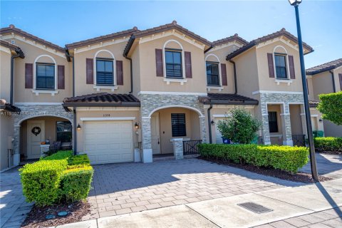 Adosado en venta en Homestead, Florida, 3 dormitorios, 157.66 m2 № 1965967 - foto 2