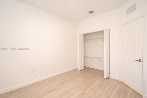 Adosado en venta en Homestead, Florida, 3 dormitorios, 157.66 m2 № 1965967 - foto 19