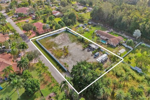 Terreno en venta en Pembroke Pines, Florida № 2056701 - foto 2