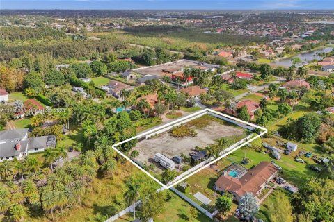 Terreno en venta en Pembroke Pines, Florida № 2056701 - foto 13