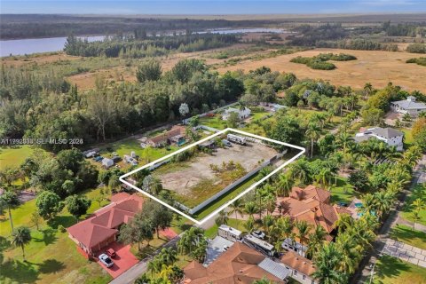 Terreno en venta en Pembroke Pines, Florida № 2056701 - foto 9