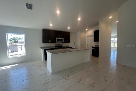 Casa en venta en Lake Wales, Florida, 4 dormitorios, 180.79 m2 № 1917175 - foto 10