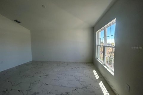 Casa en venta en Lake Wales, Florida, 4 dormitorios, 180.79 m2 № 1917175 - foto 2