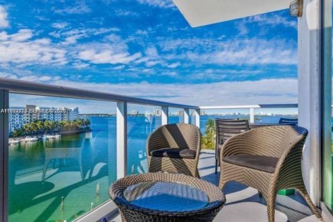 Condo in North Bay Village, Florida, 1 bedroom  № 2055319 - photo 6