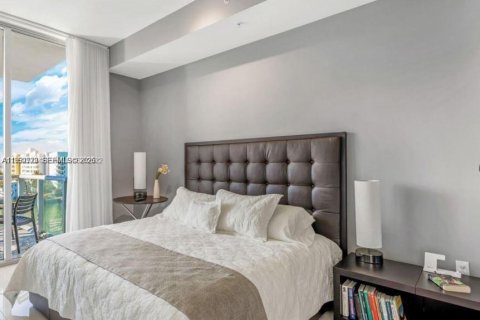 Condo in North Bay Village, Florida, 1 bedroom  № 2055319 - photo 18