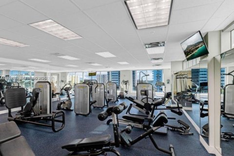 Condo in North Bay Village, Florida, 1 bedroom  № 2055319 - photo 8