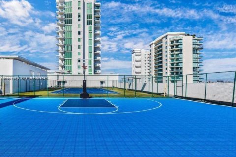 Condo in North Bay Village, Florida, 1 bedroom  № 2055319 - photo 2