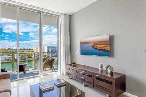 Condo in North Bay Village, Florida, 1 bedroom  № 2055319 - photo 14