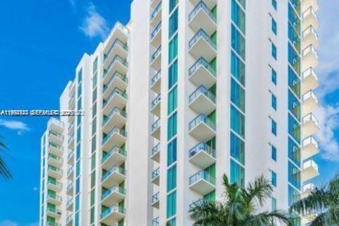 Condo à North Bay Village, Floride, 1 chambre  № 2055319