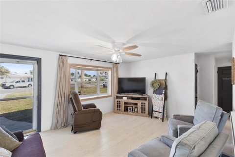 Casa en venta en Ormond Beach, Florida, 2 dormitorios, 123.75 m2 № 1829696 - foto 5
