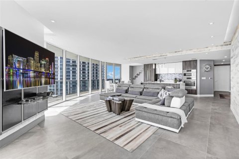 Condominio en venta en Miami, Florida, 3 dormitorios, 187.48 m2 № 1763548 - foto 7