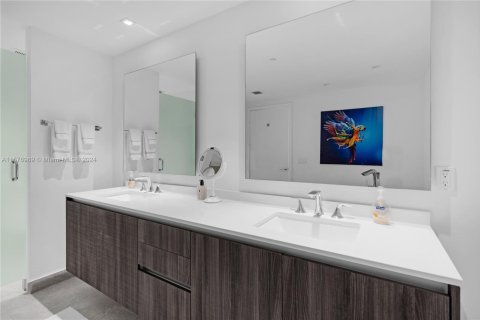 Condominio en venta en Miami, Florida, 3 dormitorios, 187.48 m2 № 1763548 - foto 20