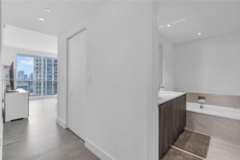 Condominio en venta en Miami, Florida, 3 dormitorios, 187.48 m2 № 1763548 - foto 23