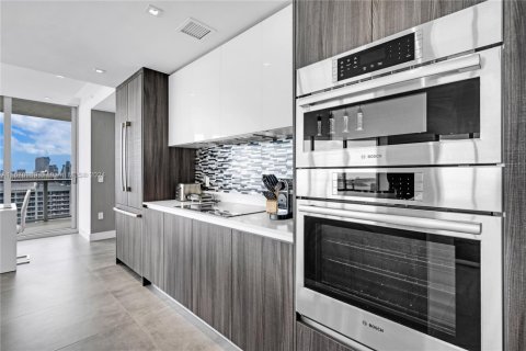 Condominio en venta en Miami, Florida, 3 dormitorios, 187.48 m2 № 1763548 - foto 12