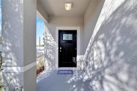 Townhouse in Riverview, Florida 2 bedrooms, 152.55 sq.m. № 2379238 - photo 8