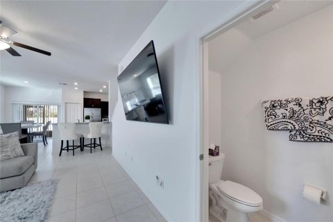 Townhouse in Riverview, Florida 2 bedrooms, 152.55 sq.m. № 2379238 - photo 9